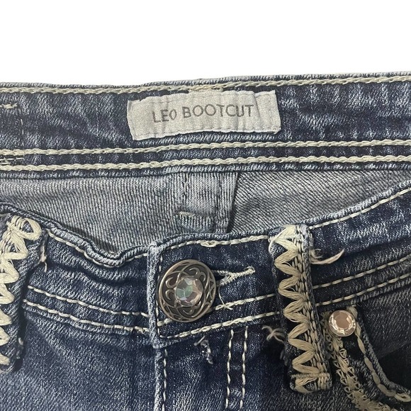 Daytrip Leo Bootcut Jeans w/White Stitch Detail & Slight Bling - Picture 3 of 9